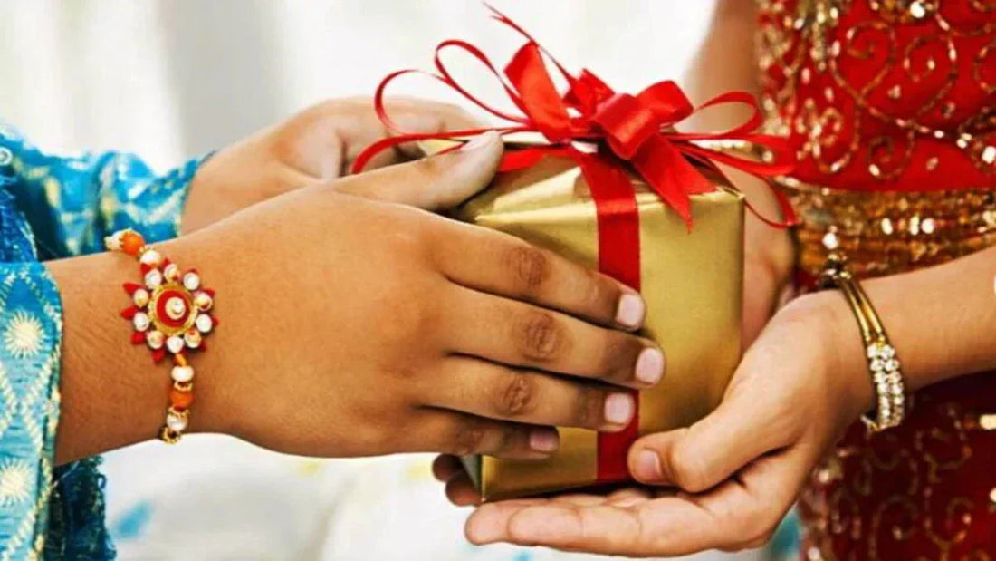 Rakhi & Gold – The Perfect Gift for Your Sibling This Festive Season