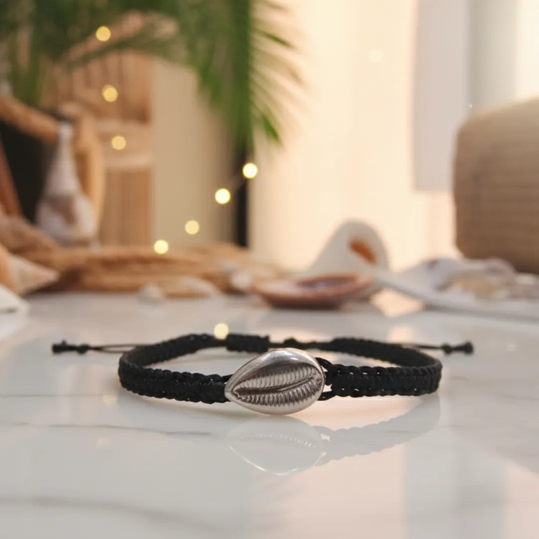 925 Silver Kodi Shell Black Thread Bracelet