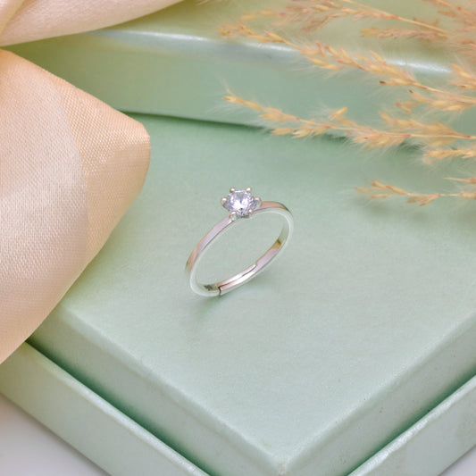 Adjustable Silver Ring With Solitaire Round Cut Design
